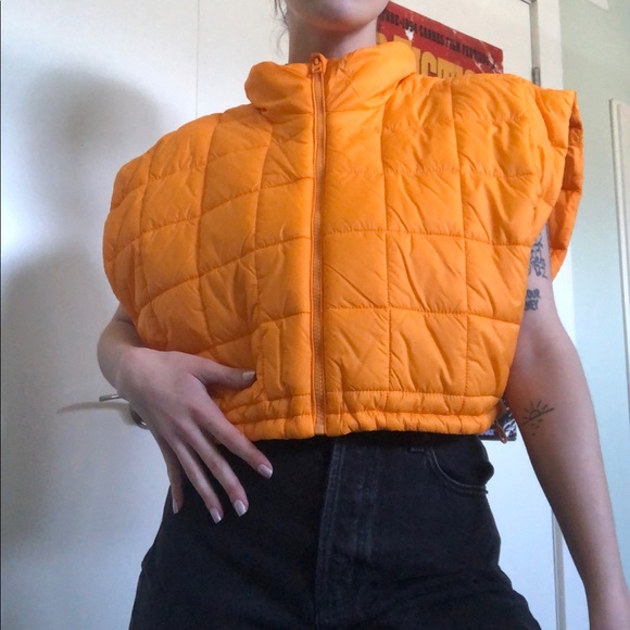 Zara cropped puffer vest - Picture 3 of 5
